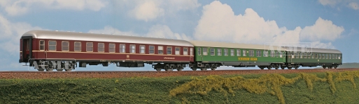 ACME 55305 - H0 - 3-tlg. Set Speisewagen und Liegewagen Scharnow-Reisen, Ep. IIIc, DB - Set 1